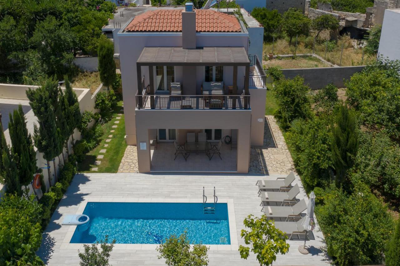 Aphrodite Adelianos Kampos Buitenkant foto